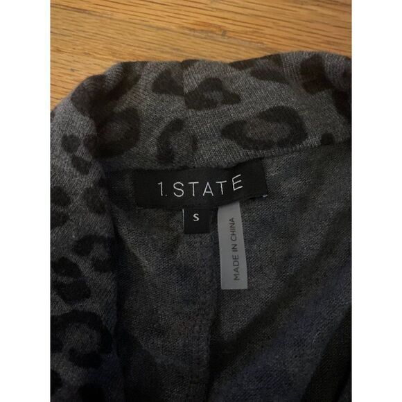 1.State women's grey animal long sleeve v-neck crossover sweater top size small - Picture 7 of 9